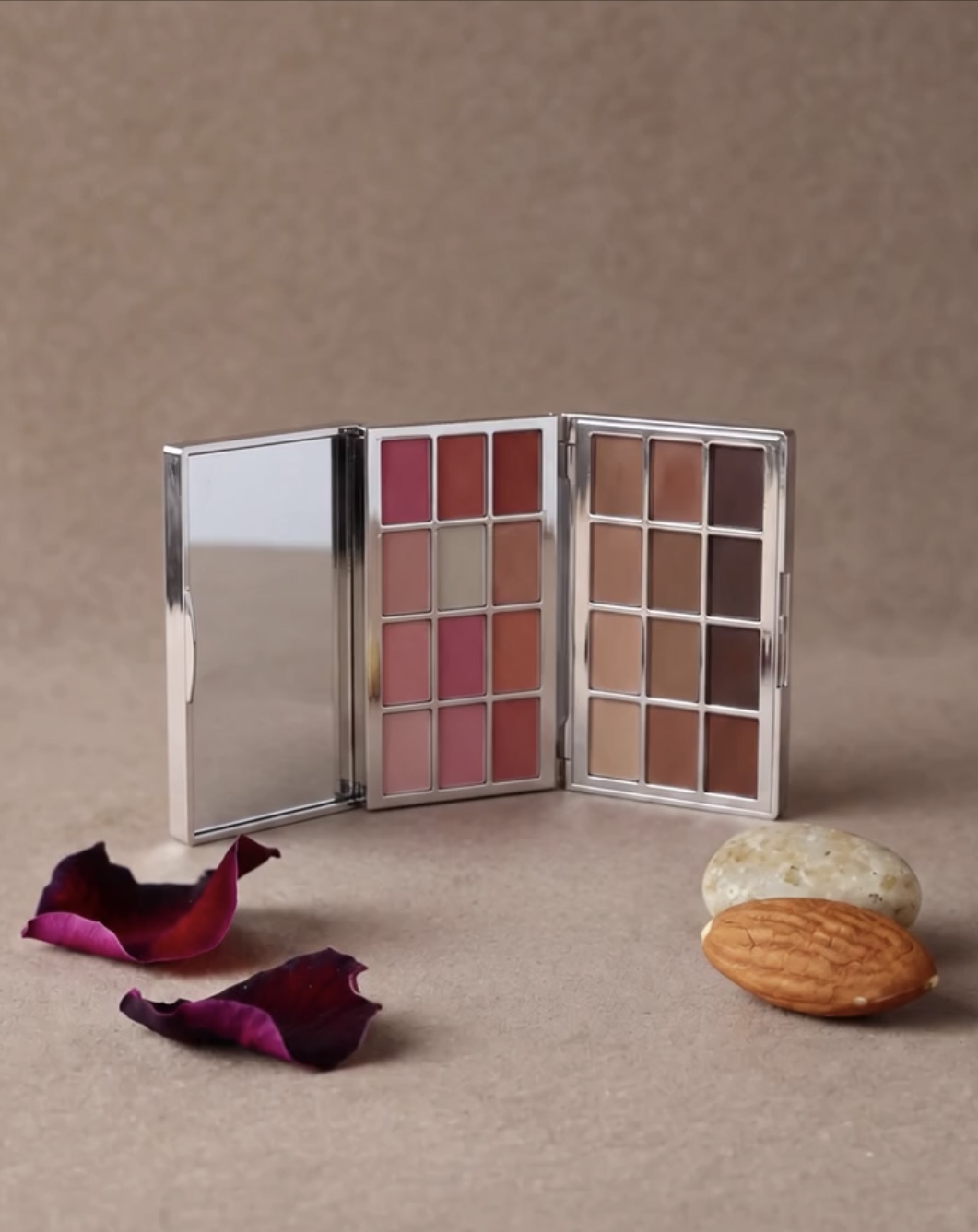 SET ICONIC PINK PALETTE + NUDE MASTER PALETTE