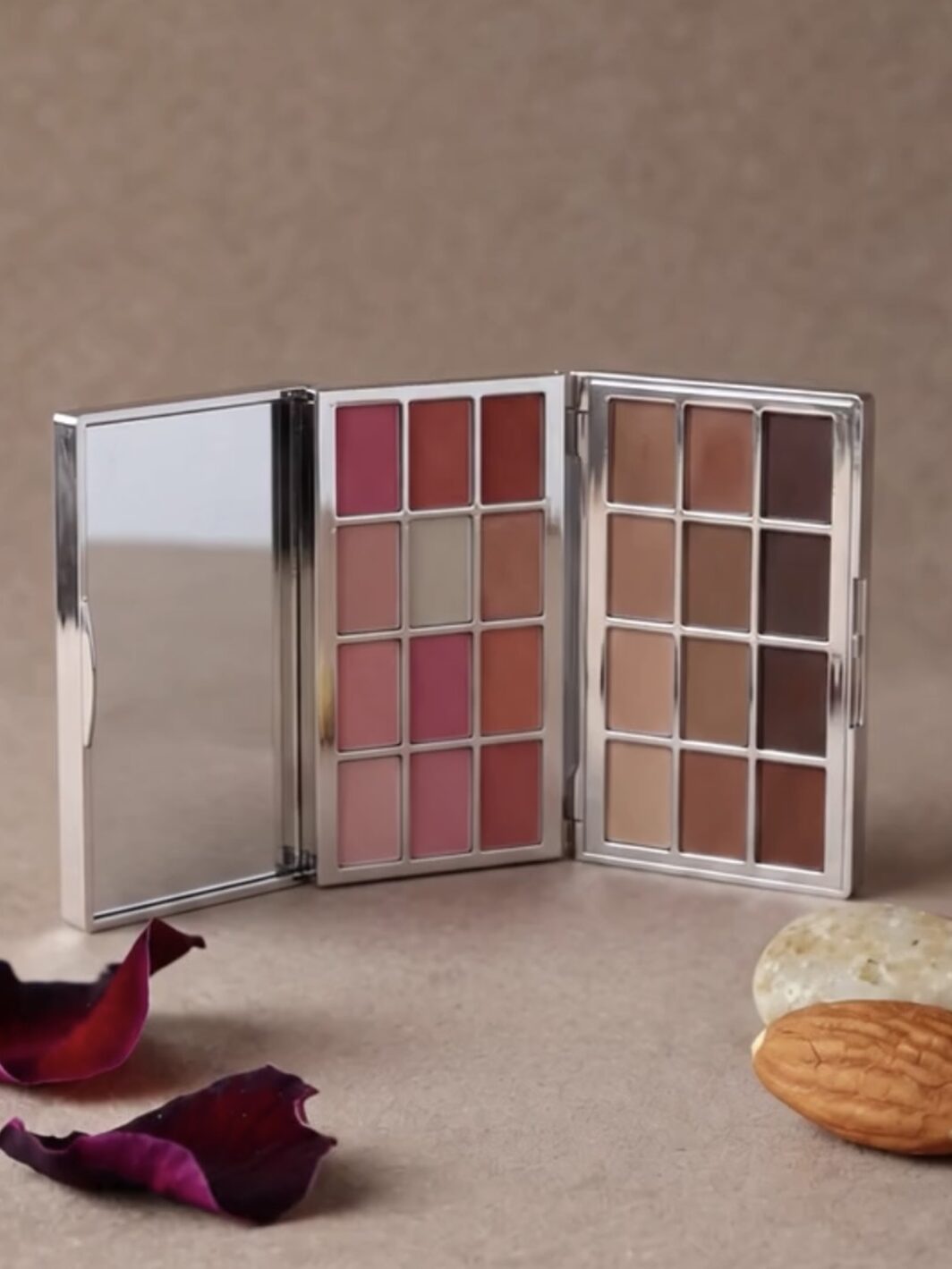 SET ICONIC PINK PALETTE + NUDE MASTER PALETTE